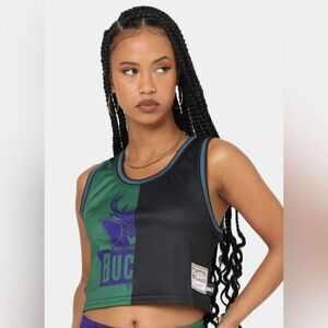 NWT Mitchell & Ness Women’s NBA Milwaukee Bucks Green/Black Crop Tank - Size XS